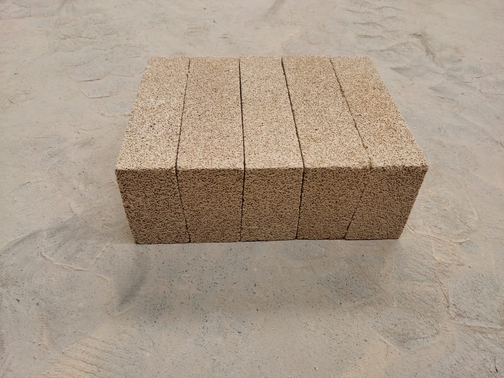 輕質(zhì)保溫磚系列之高鋁聚輕保溫磚-鄭州平順耐火材料有限公司 粘土磚_莫來(lái)石磚_高鋁磚廠家_耐火磚價(jià)格尺寸-鄭州平順耐材 輕質(zhì)保溫磚_高鋁聚輕保溫磚刀口型T38